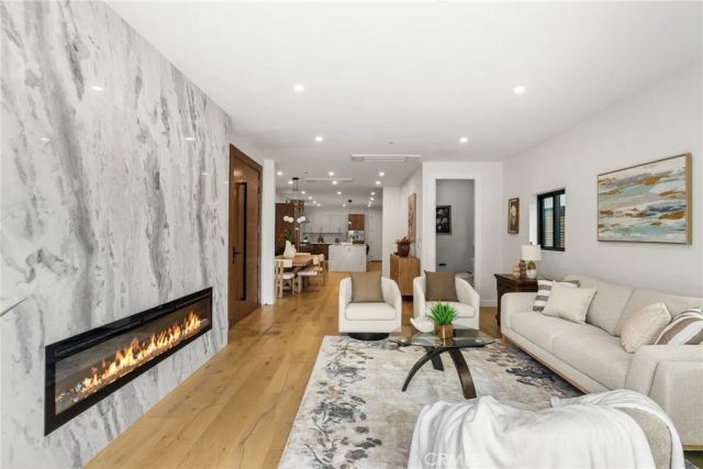 424 20th, Huntington Beach, CA 92648