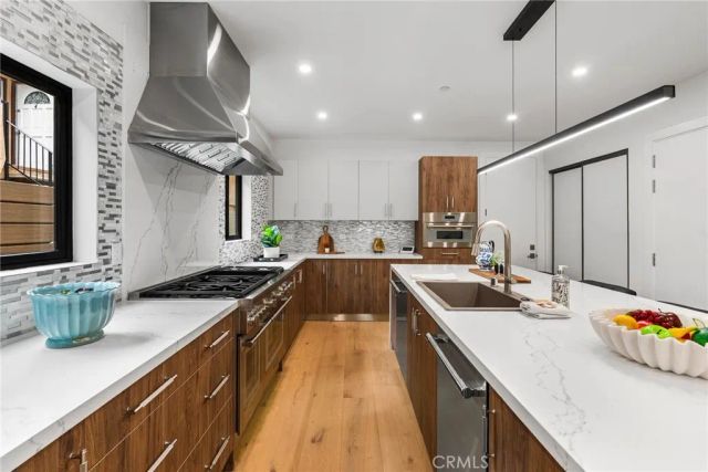 424 20th, Huntington Beach, CA 92648