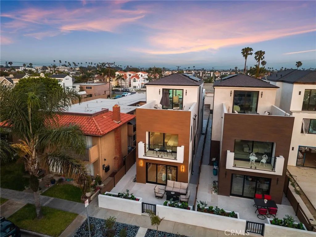 424 20th, Huntington Beach, CA 92648