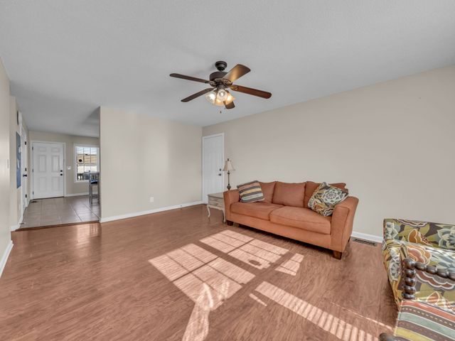 3223 Tabby Dr, Clarksville, TN 37042