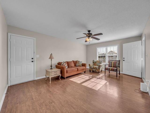 3223 Tabby Dr, Clarksville, TN 37042