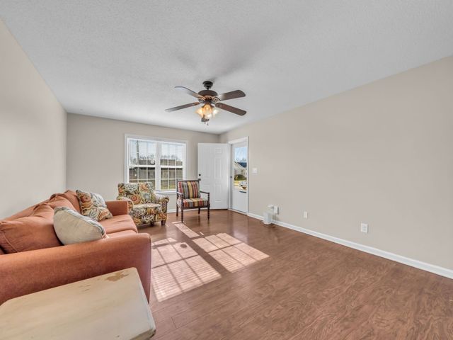 3223 Tabby Dr, Clarksville, TN 37042