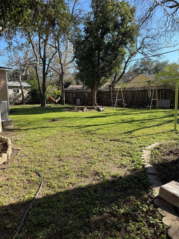 2709 Cedar Drive, La Marque, TX 77568