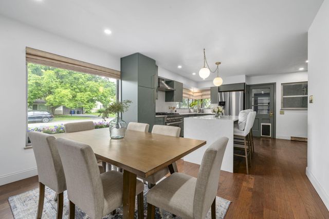 2424 Beverly Place, Columbus, OH 43209