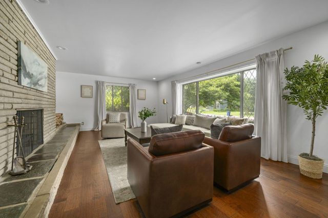 2424 Beverly Place, Columbus, OH 43209