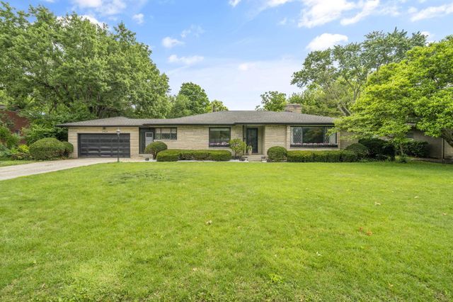2424 Beverly Place, Columbus, OH 43209