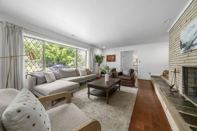 2424 Beverly Place, Columbus, OH 43209