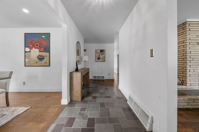 2424 Beverly Place, Columbus, OH 43209