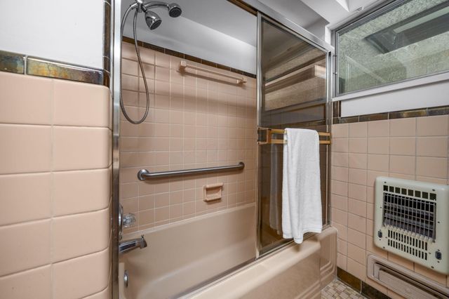 2424 Beverly Place, Columbus, OH 43209