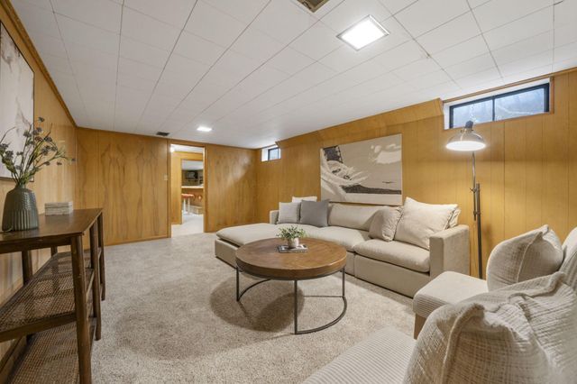 2424 Beverly Place, Columbus, OH 43209