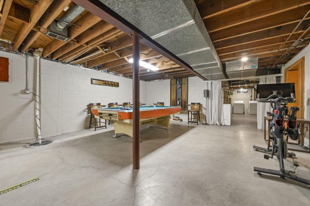 2424 Beverly Place, Columbus, OH 43209