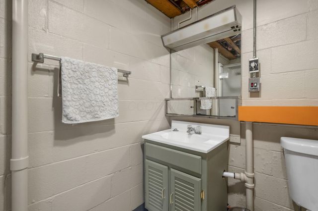 2424 Beverly Place, Columbus, OH 43209