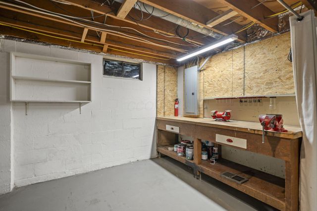 2424 Beverly Place, Columbus, OH 43209