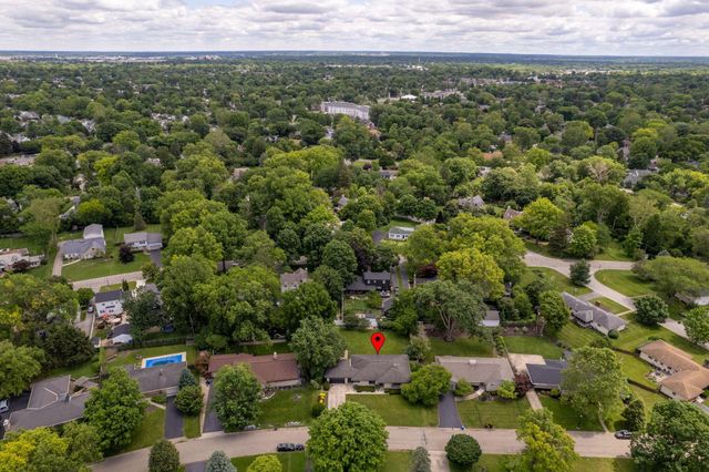 2424 Beverly Place, Columbus, OH 43209