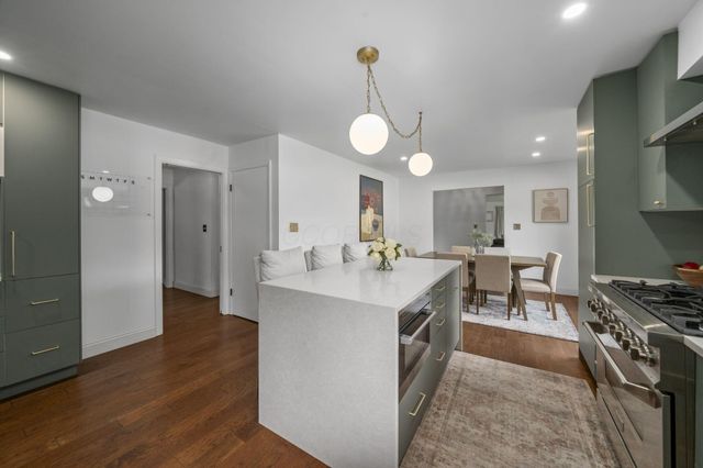 2424 Beverly Place, Columbus, OH 43209