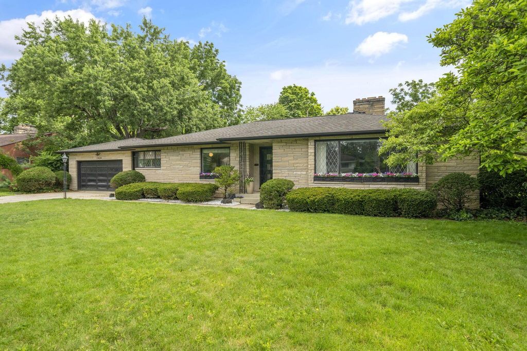 2424 Beverly Place, Columbus, OH 43209