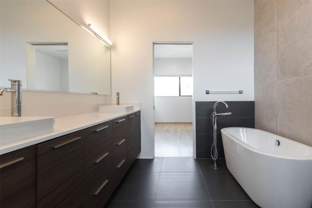 1605 Welch Street B, Houston, TX 77006