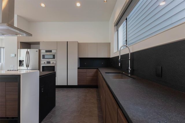 1605 Welch Street B, Houston, TX 77006