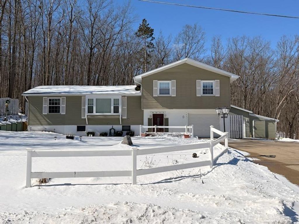 3825 Lapham Drive, Harrison, MI 48625