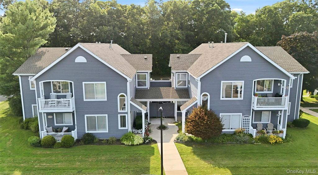 874 Birchwood Park Drive, Middle Island, NY 11953 — photo 4