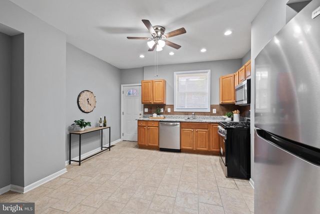 425 ILCHESTER AVE, Baltimore, MD 21218