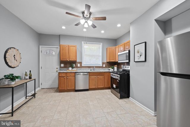 425 ILCHESTER AVE, Baltimore, MD 21218