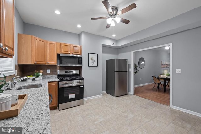425 ILCHESTER AVE, Baltimore, MD 21218