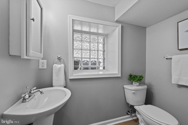 425 ILCHESTER AVE, Baltimore, MD 21218