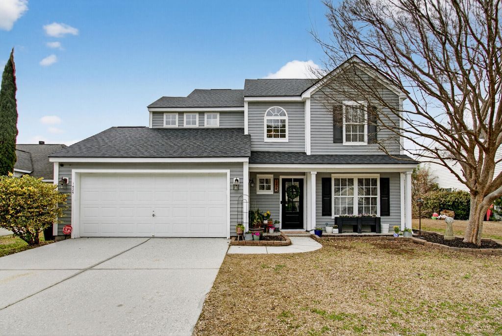 Image 1 of property listing at 1425 Water Edge Drive, Charleston, SC 29492