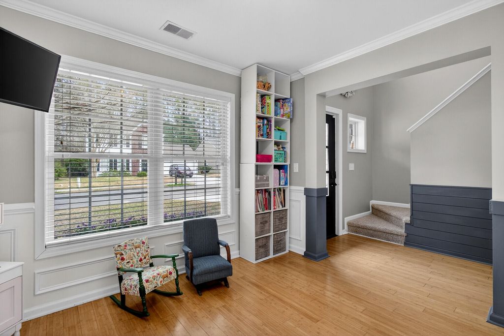 Image 15 of property listing at 1425 Water Edge Drive, Charleston, SC 29492