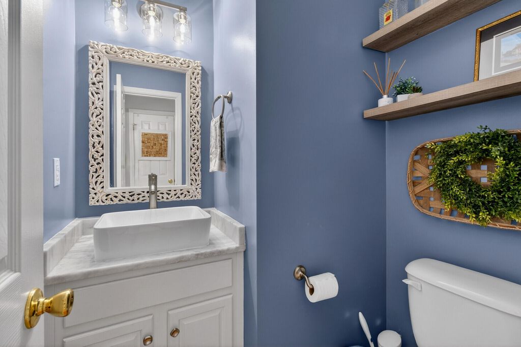 Image 16 of property listing at 1425 Water Edge Drive, Charleston, SC 29492