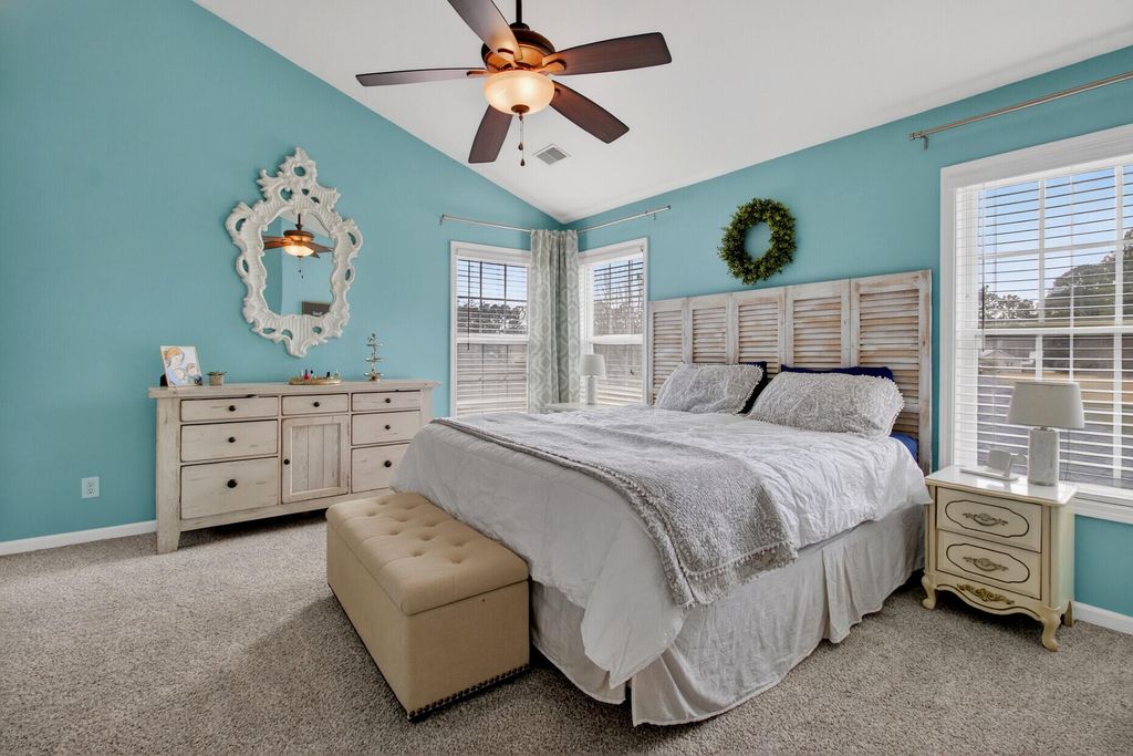 Image 18 of property listing at 1425 Water Edge Drive, Charleston, SC 29492