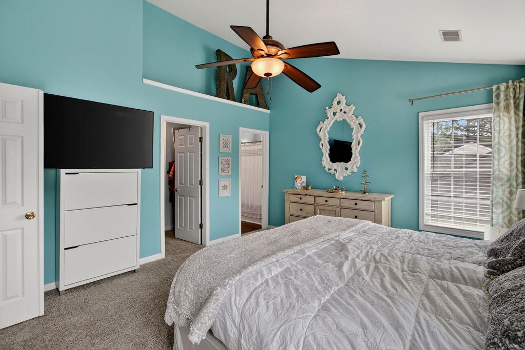 Image 20 of property listing at 1425 Water Edge Drive, Charleston, SC 29492