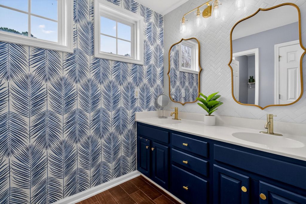 Image 21 of property listing at 1425 Water Edge Drive, Charleston, SC 29492