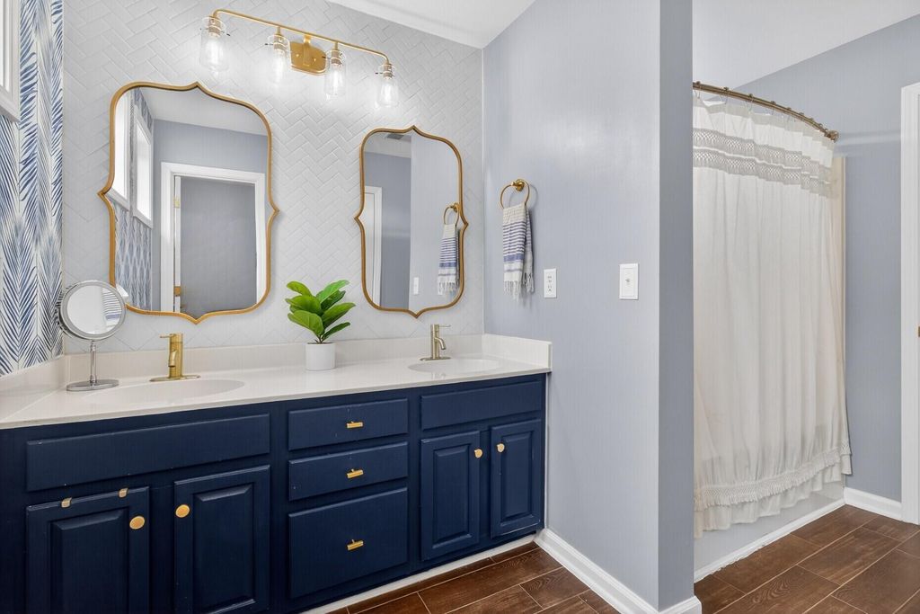 Image 22 of property listing at 1425 Water Edge Drive, Charleston, SC 29492