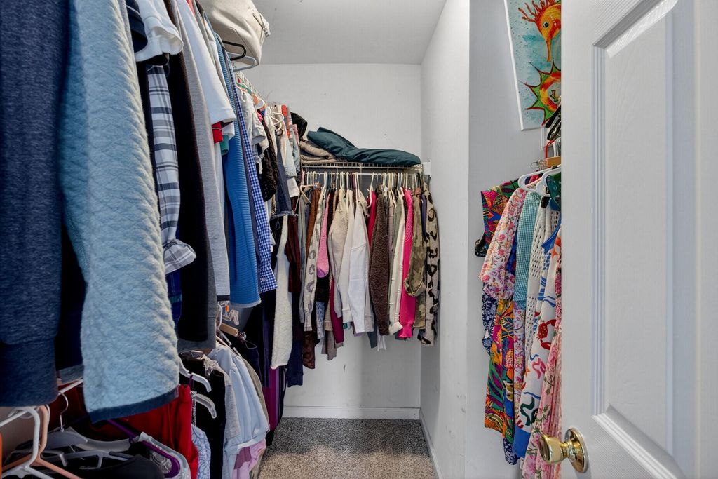 Image 23 of property listing at 1425 Water Edge Drive, Charleston, SC 29492