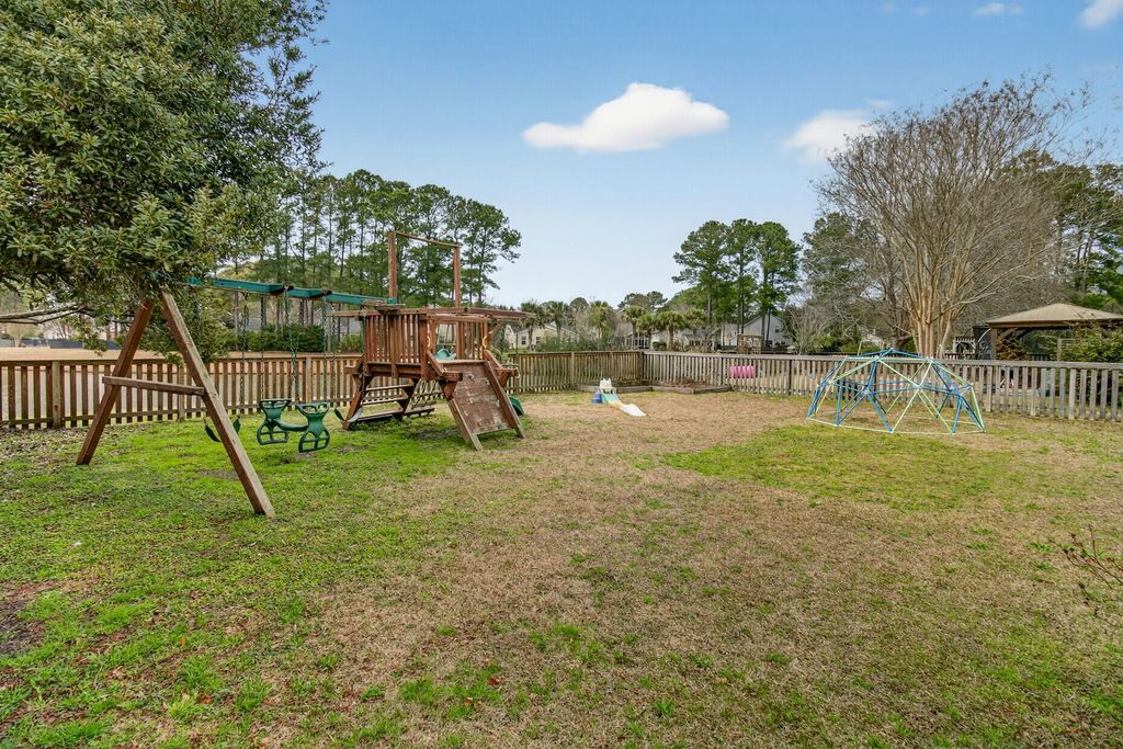 Image 32 of property listing at 1425 Water Edge Drive, Charleston, SC 29492
