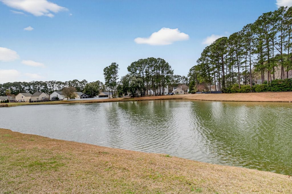 Image 33 of property listing at 1425 Water Edge Drive, Charleston, SC 29492