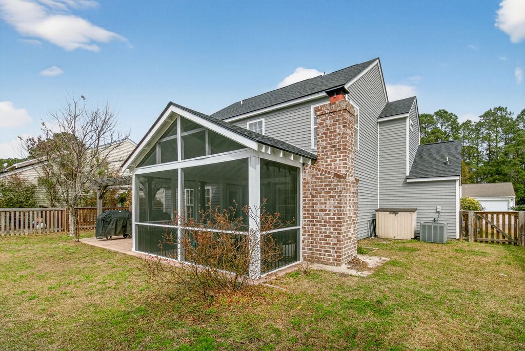 Image 34 of property listing at 1425 Water Edge Drive, Charleston, SC 29492