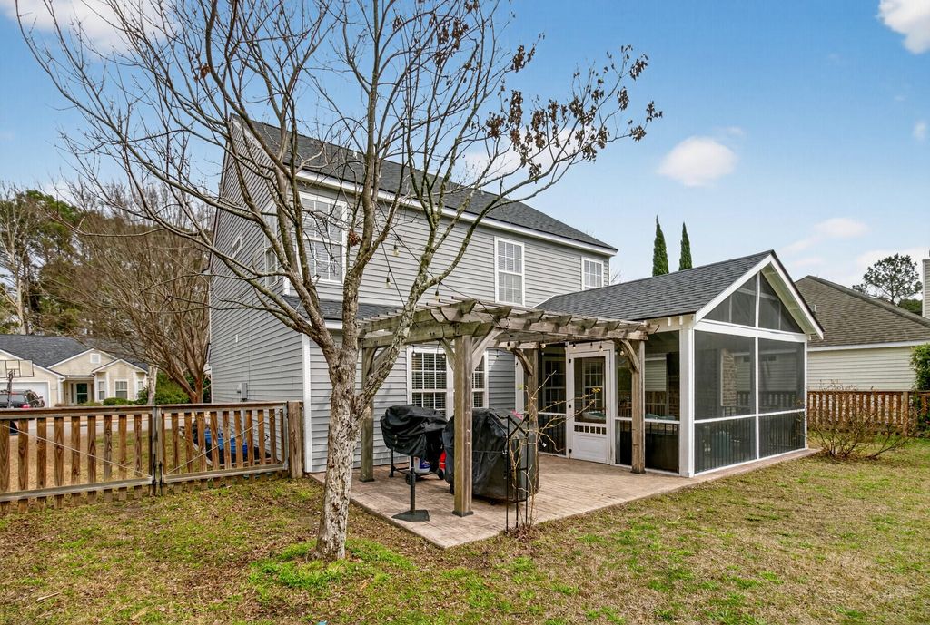 Image 35 of property listing at 1425 Water Edge Drive, Charleston, SC 29492