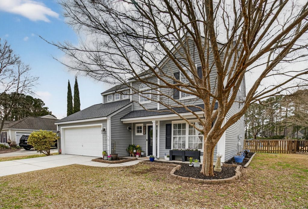 Image 36 of property listing at 1425 Water Edge Drive, Charleston, SC 29492