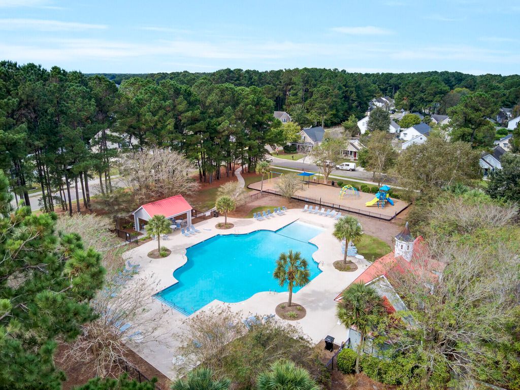 Image 40 of property listing at 1425 Water Edge Drive, Charleston, SC 29492