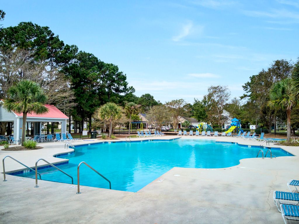 Image 43 of property listing at 1425 Water Edge Drive, Charleston, SC 29492