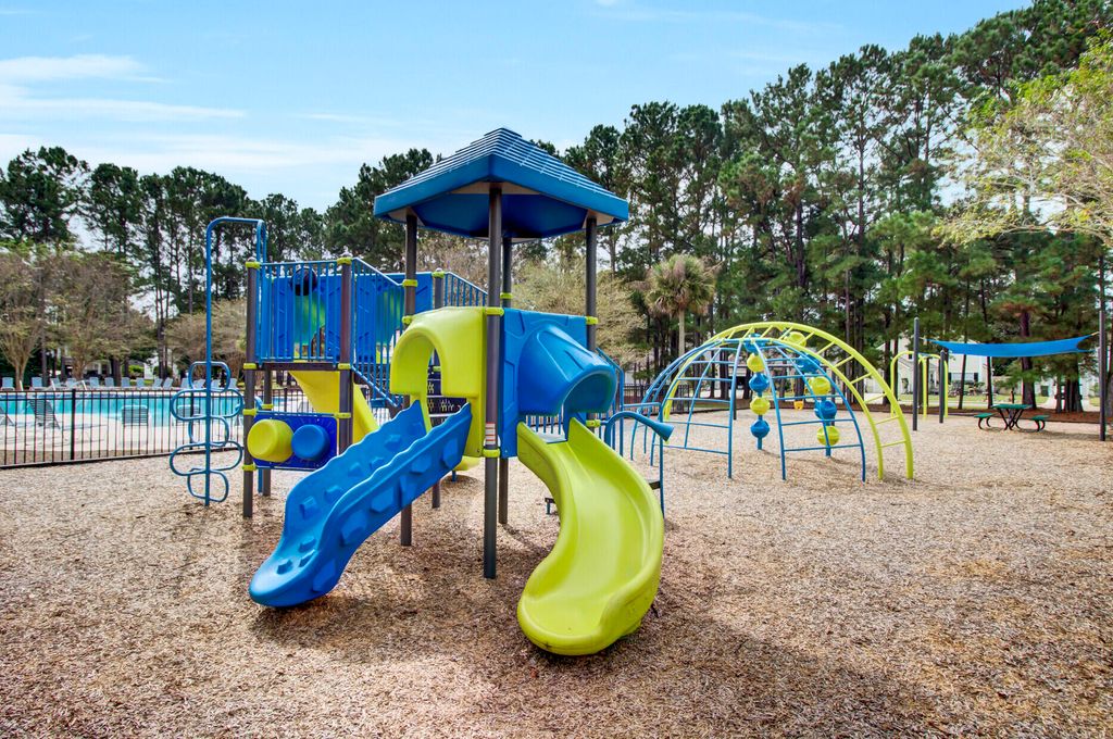 Image 48 of property listing at 1425 Water Edge Drive, Charleston, SC 29492