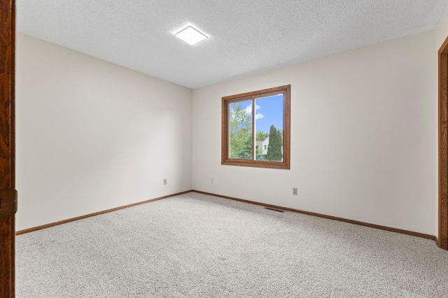 6666 Xerxes Place N, Brooklyn Center, MN 55430