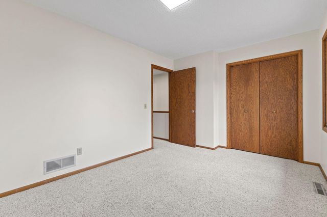 6666 Xerxes Place N, Brooklyn Center, MN 55430