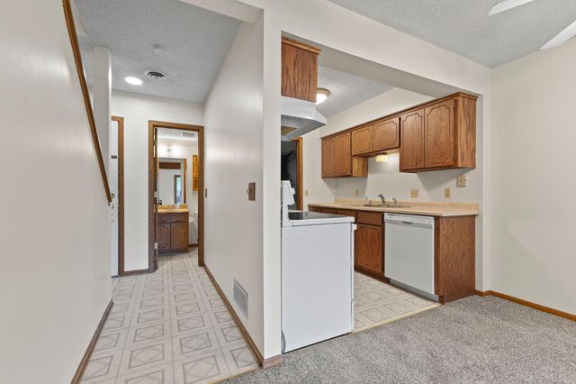 6666 Xerxes Place N, Brooklyn Center, MN 55430