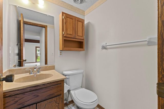 6666 Xerxes Place N, Brooklyn Center, MN 55430