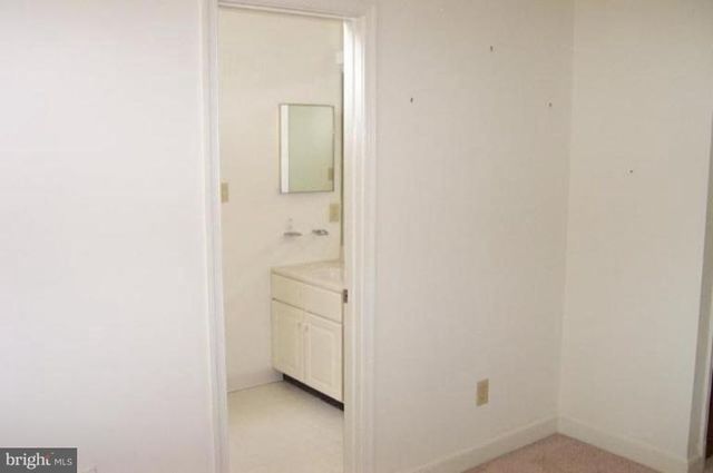9405 LOCUST HILL RD, Bethesda, MD 20814