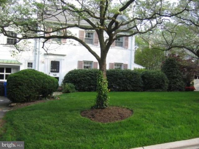 9405 LOCUST HILL RD, Bethesda, MD 20814